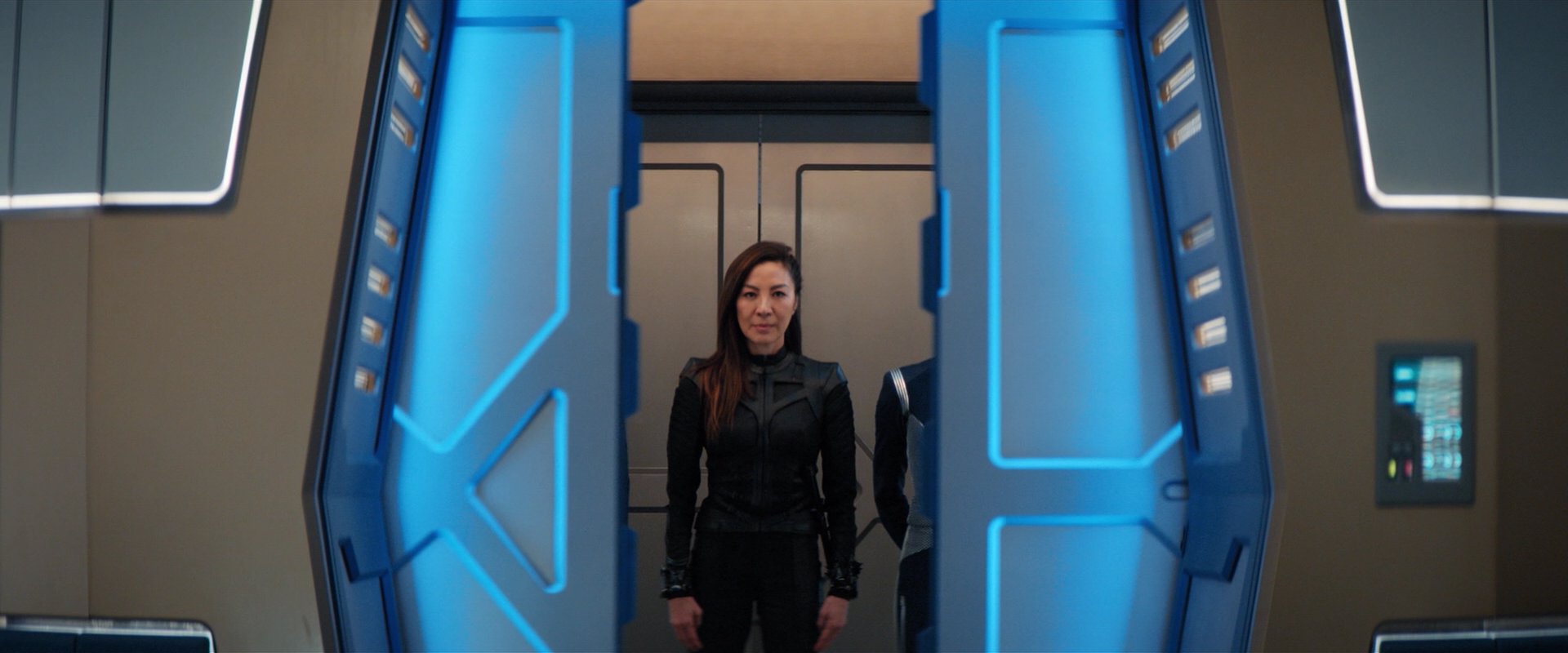 extant_StarTrekDiscovery_2x05-SaintsOfImperfection_01076.jpg