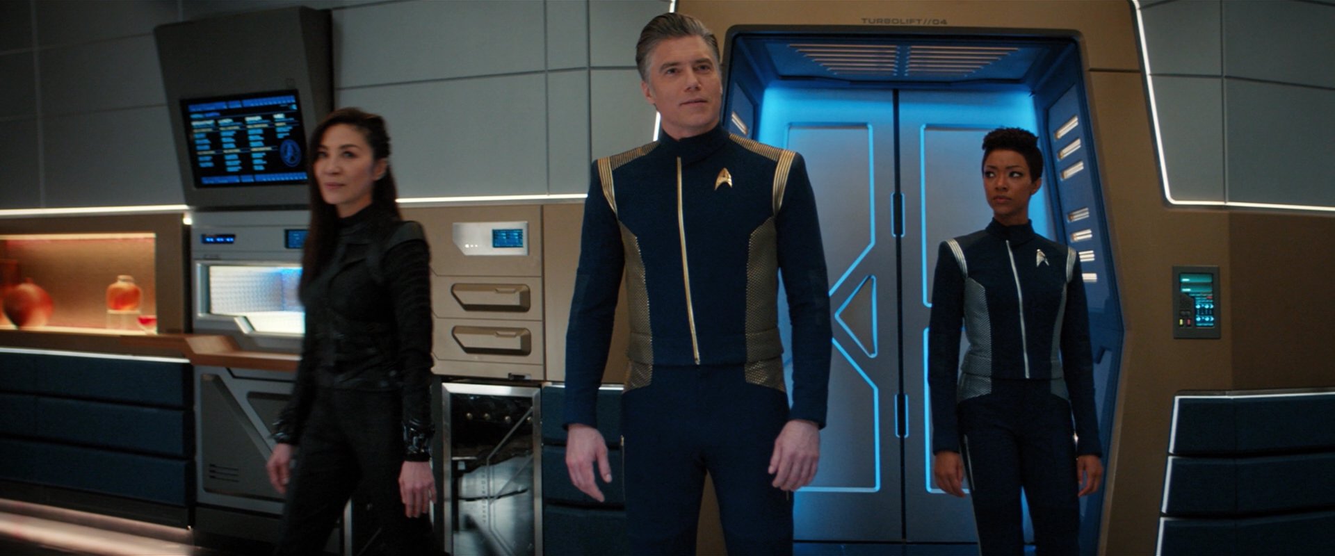 extant_StarTrekDiscovery_2x05-SaintsOfImperfection_01090.jpg