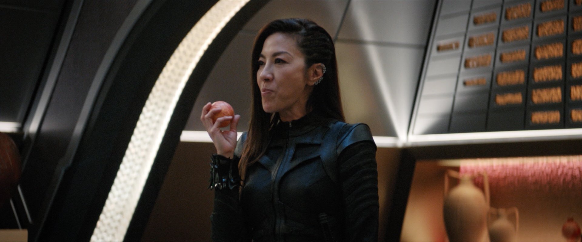 extant_StarTrekDiscovery_2x05-SaintsOfImperfection_01143.jpg