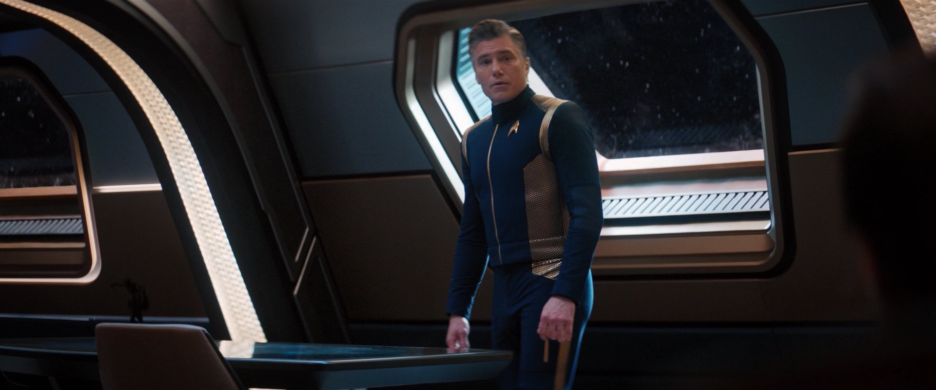 extant_StarTrekDiscovery_2x05-SaintsOfImperfection_01260.jpg