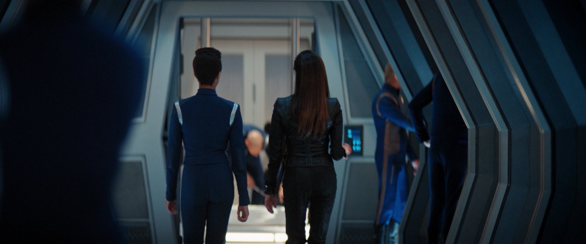 extant_StarTrekDiscovery_2x05-SaintsOfImperfection_01305.jpg