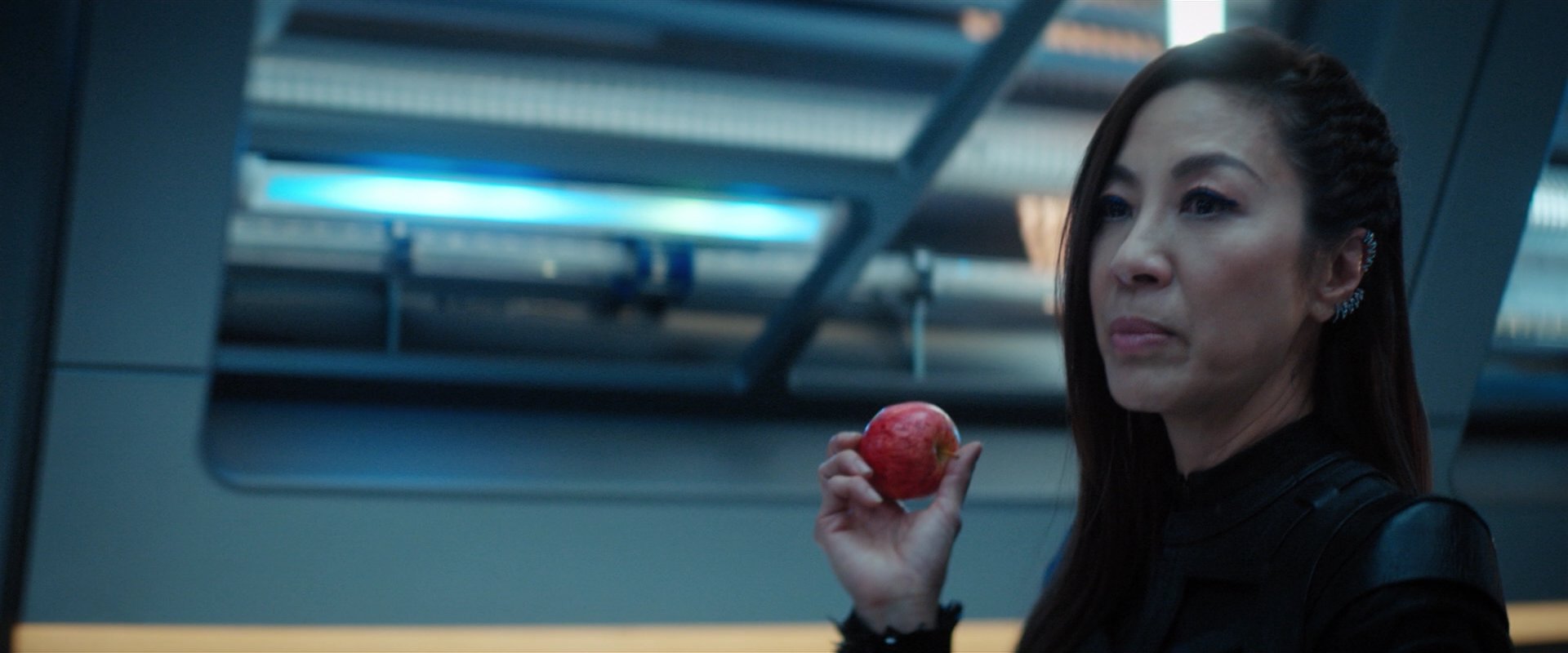 extant_StarTrekDiscovery_2x05-SaintsOfImperfection_01344.jpg