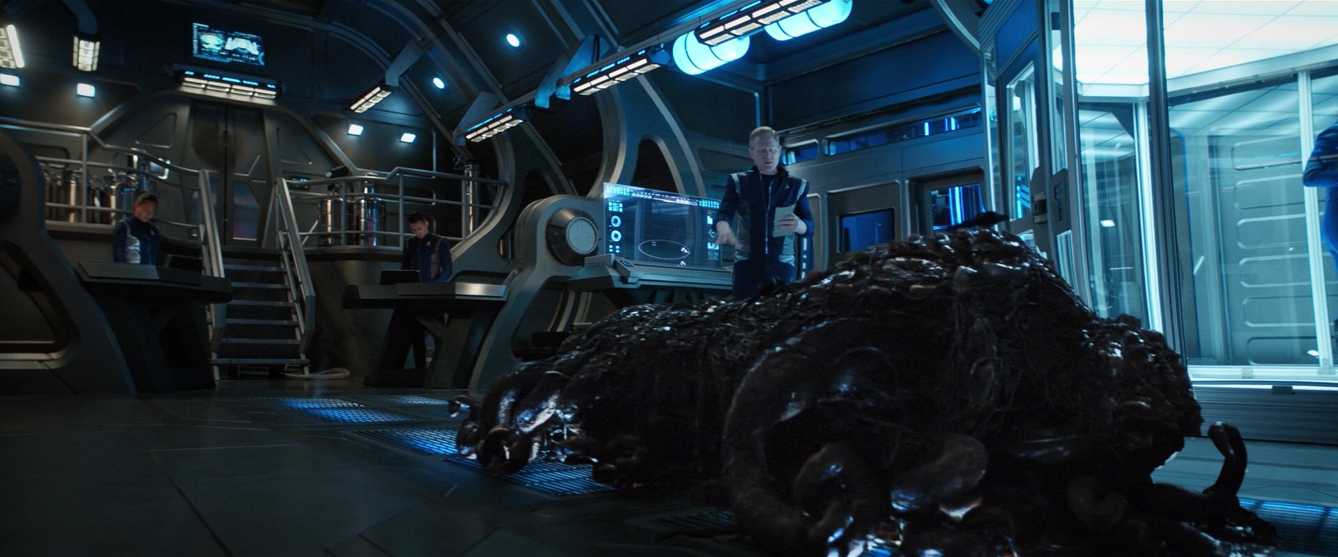 extant_StarTrekDiscovery_2x05-SaintsOfImperfection_01425.jpg