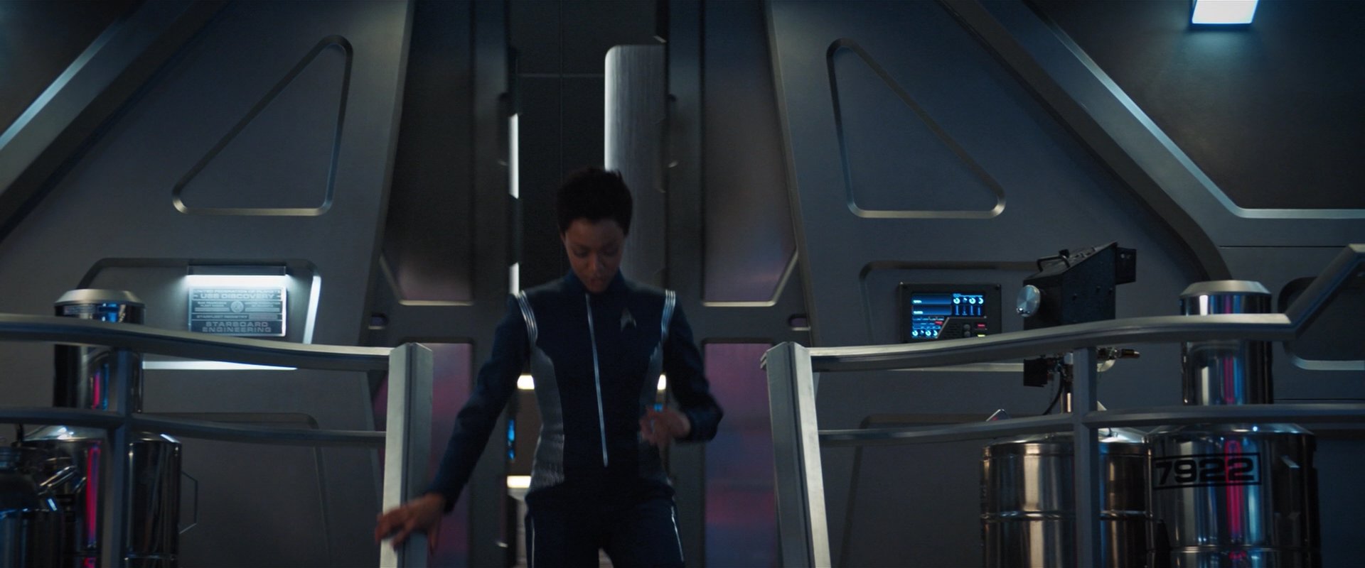 extant_StarTrekDiscovery_2x05-SaintsOfImperfection_01432.jpg