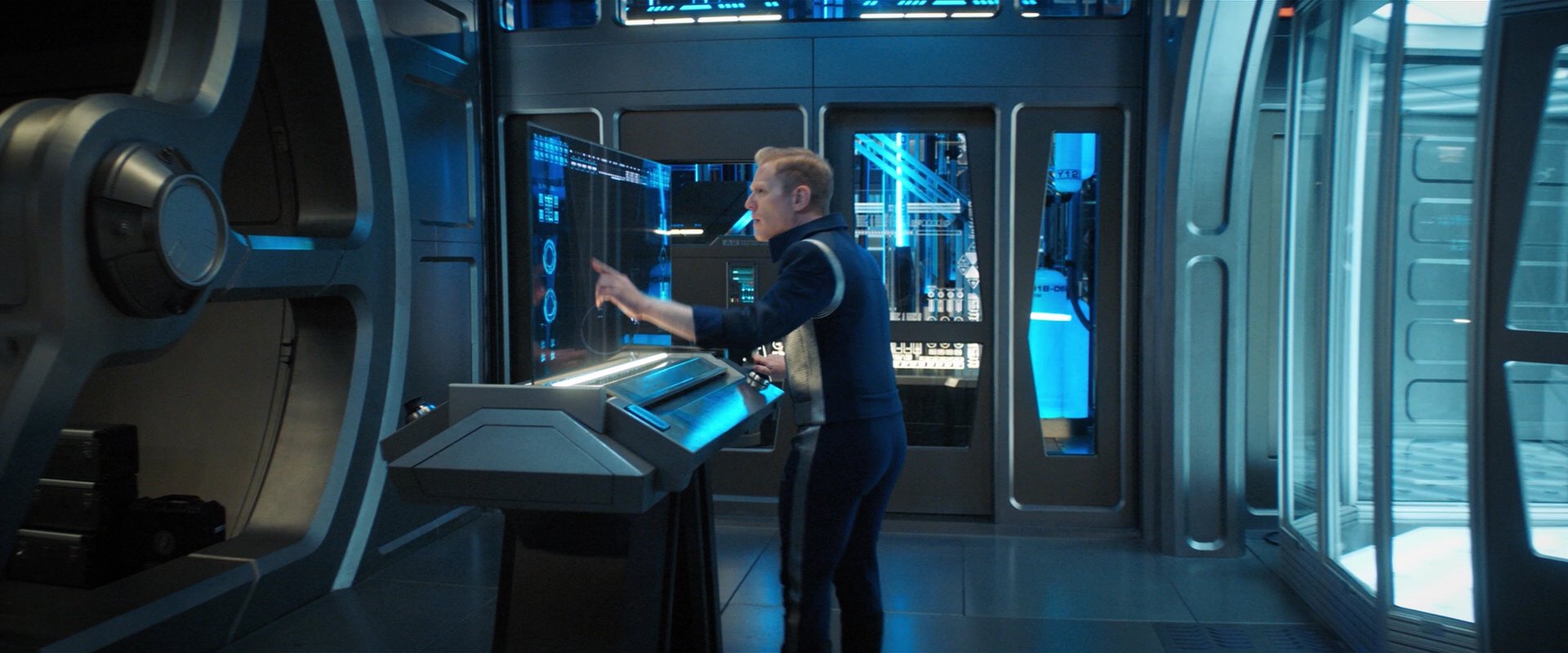 extant_StarTrekDiscovery_2x05-SaintsOfImperfection_01459.jpg