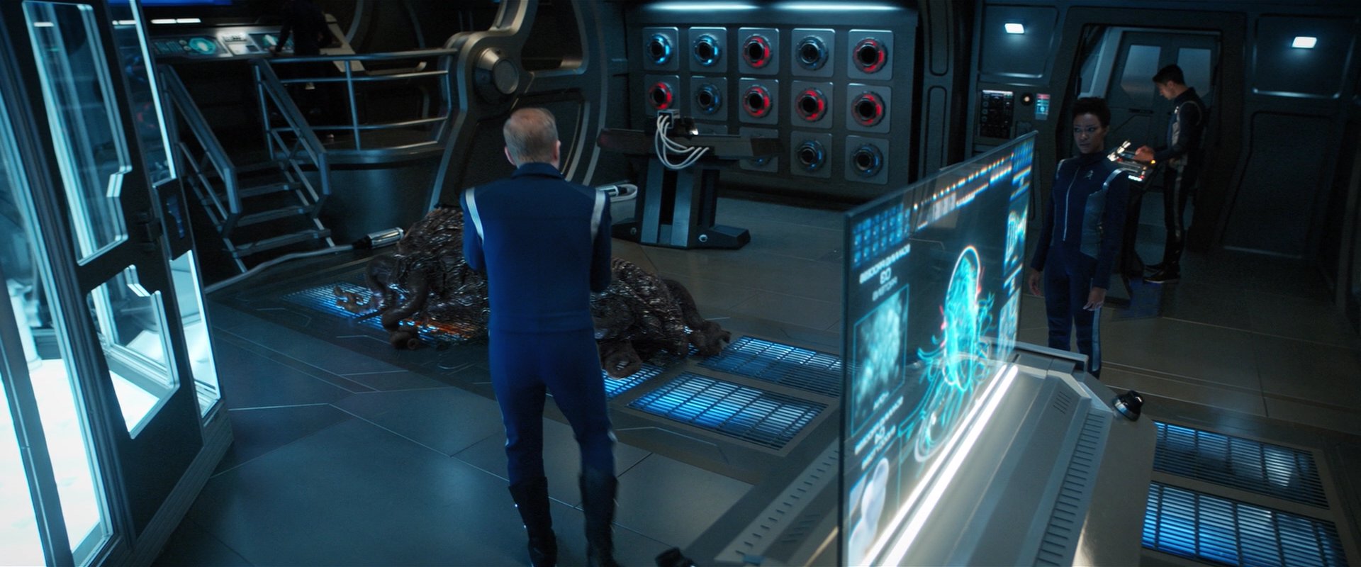extant_StarTrekDiscovery_2x05-SaintsOfImperfection_01473.jpg