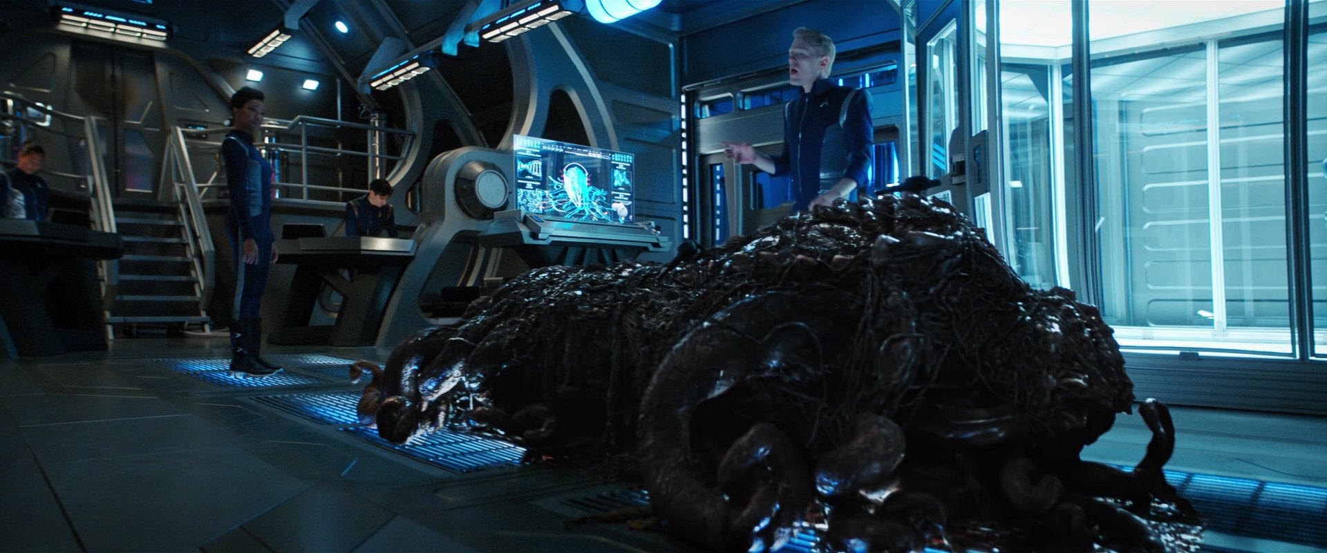 extant_StarTrekDiscovery_2x05-SaintsOfImperfection_01502.jpg