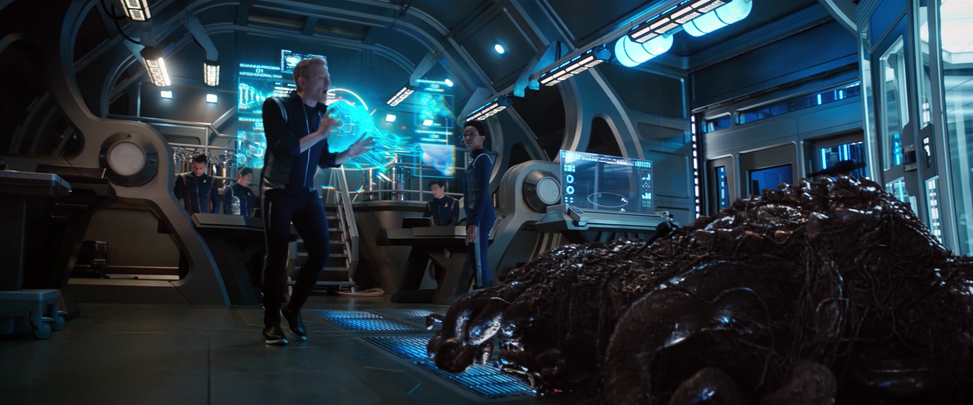extant_StarTrekDiscovery_2x05-SaintsOfImperfection_01590.jpg