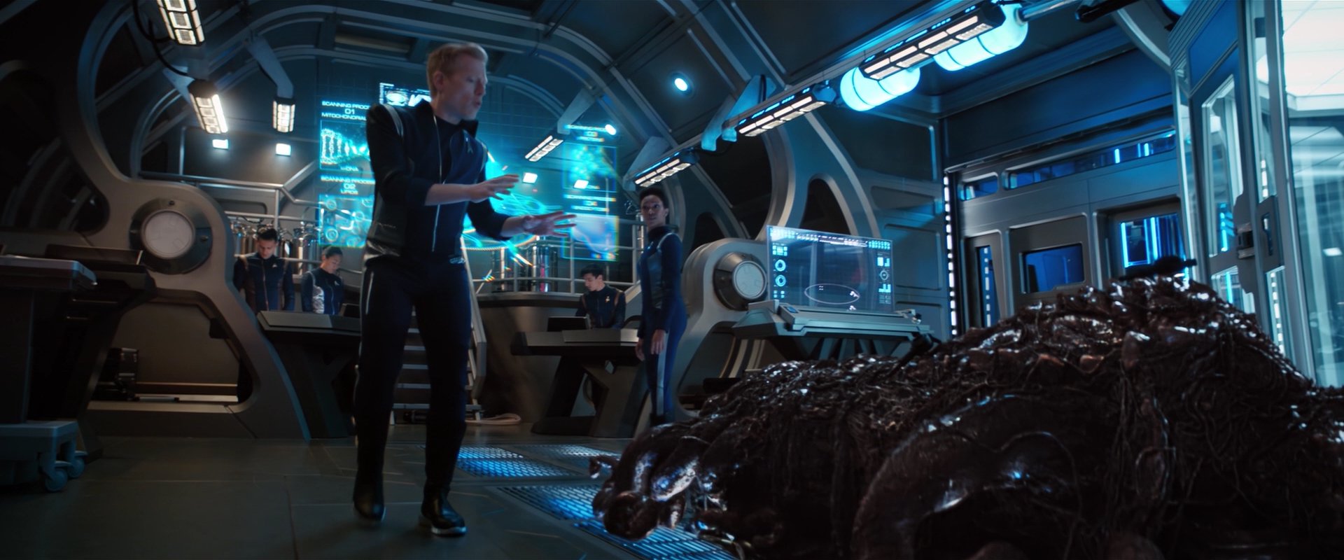extant_StarTrekDiscovery_2x05-SaintsOfImperfection_01591.jpg