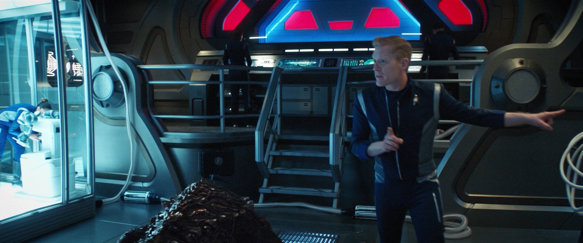extant_StarTrekDiscovery_2x05-SaintsOfImperfection_01599.jpg