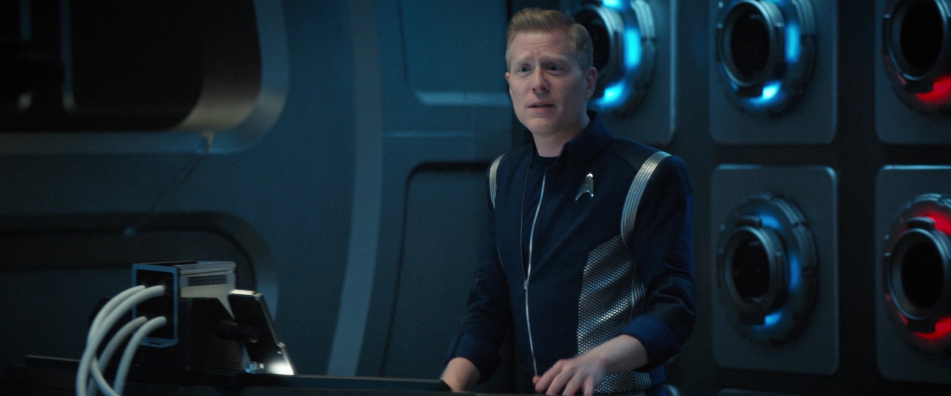 extant_StarTrekDiscovery_2x05-SaintsOfImperfection_01606.jpg