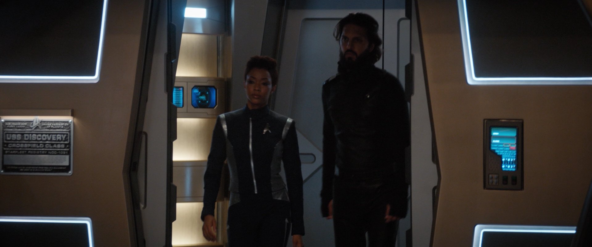 extant_StarTrekDiscovery_2x05-SaintsOfImperfection_02433.jpg