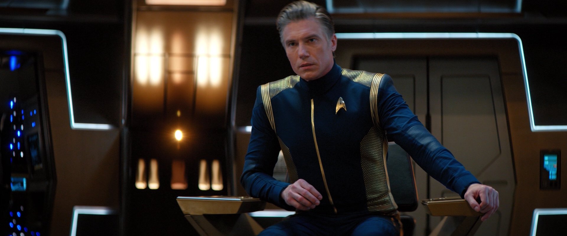 extant_StarTrekDiscovery_2x05-SaintsOfImperfection_02638.jpg
