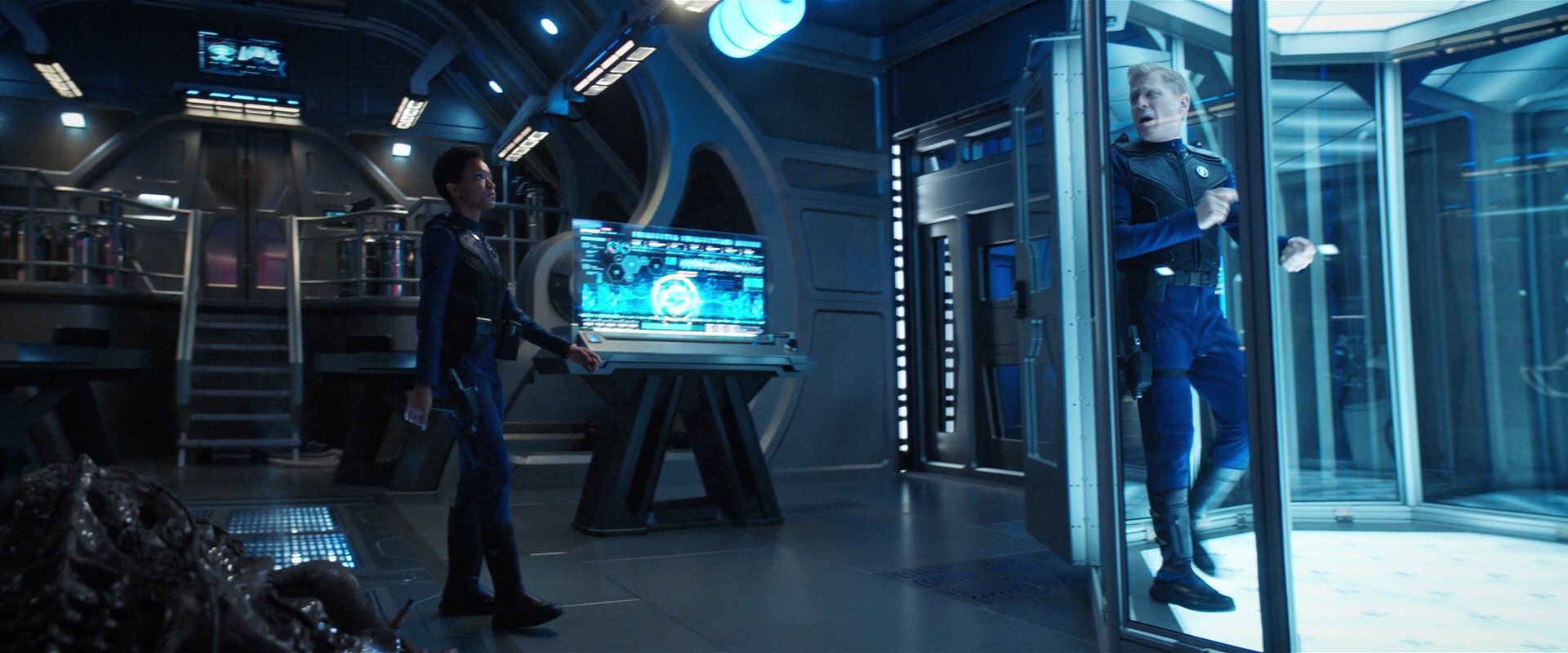 extant_StarTrekDiscovery_2x05-SaintsOfImperfection_02725.jpg