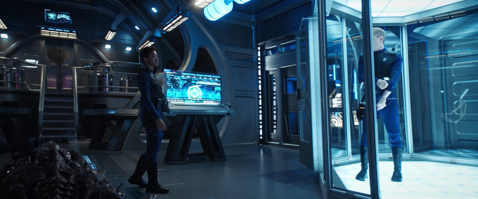 extant_StarTrekDiscovery_2x05-SaintsOfImperfection_02726.jpg