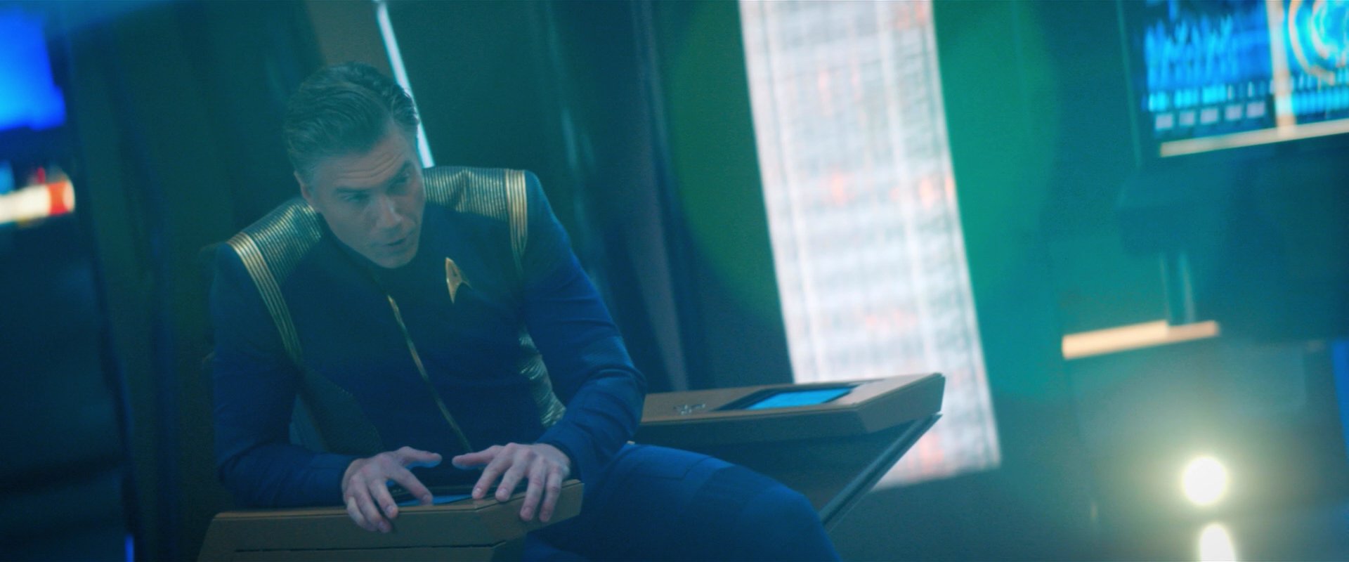 extant_StarTrekDiscovery_2x05-SaintsOfImperfection_03534.jpg