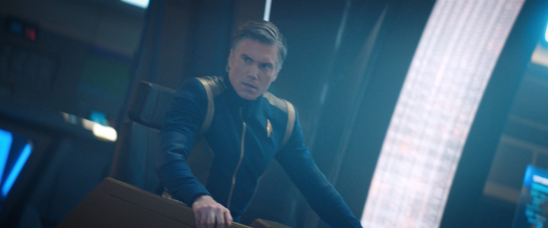 extant_StarTrekDiscovery_2x05-SaintsOfImperfection_03693.jpg