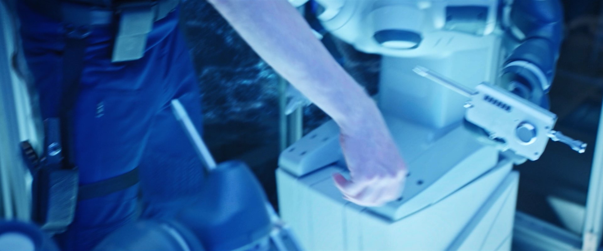 extant_StarTrekDiscovery_2x05-SaintsOfImperfection_04995.jpg