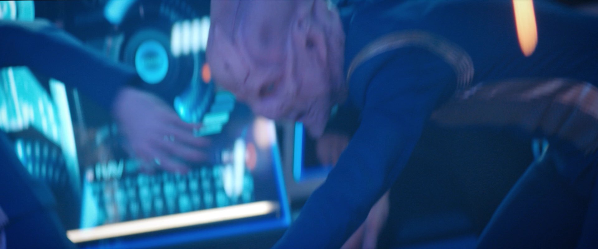 extant_StarTrekDiscovery_2x05-SaintsOfImperfection_05007.jpg