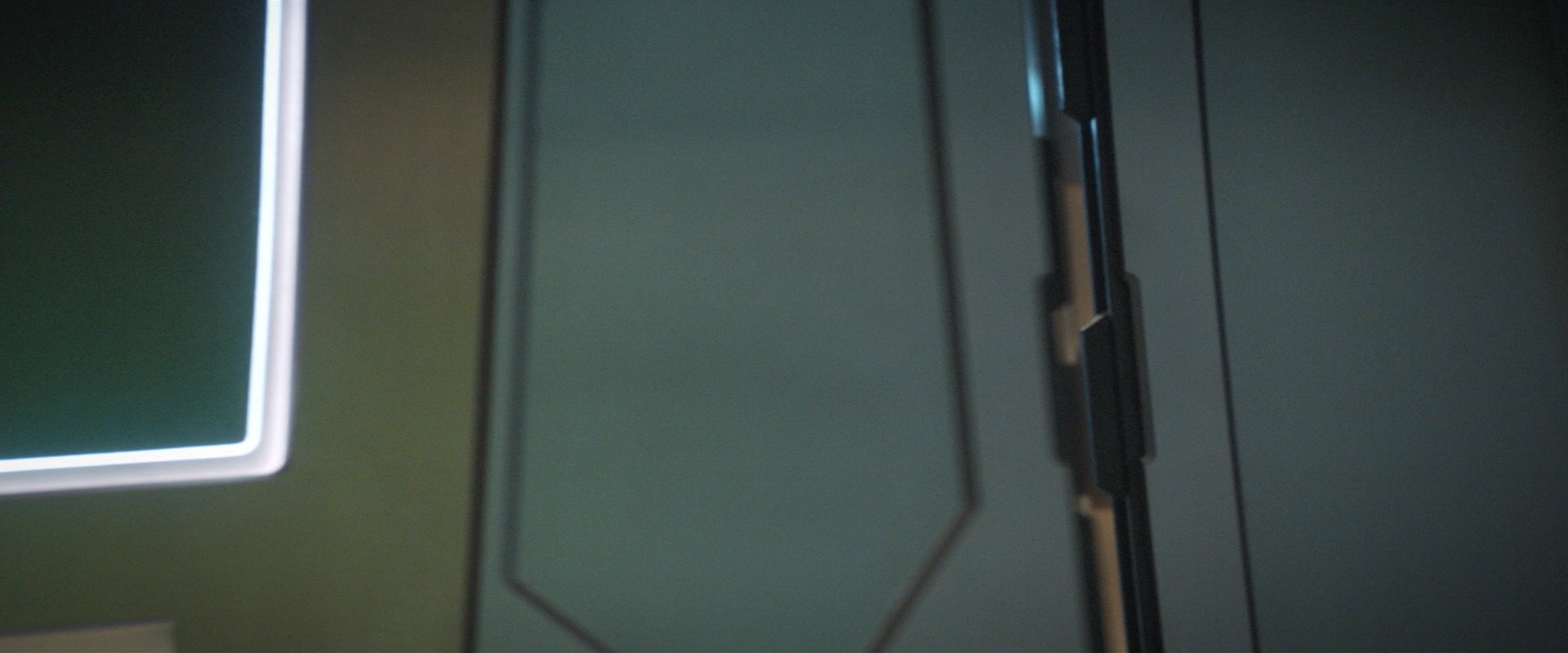 extant_StarTrekDiscovery_2x05-SaintsOfImperfection_05225.jpg