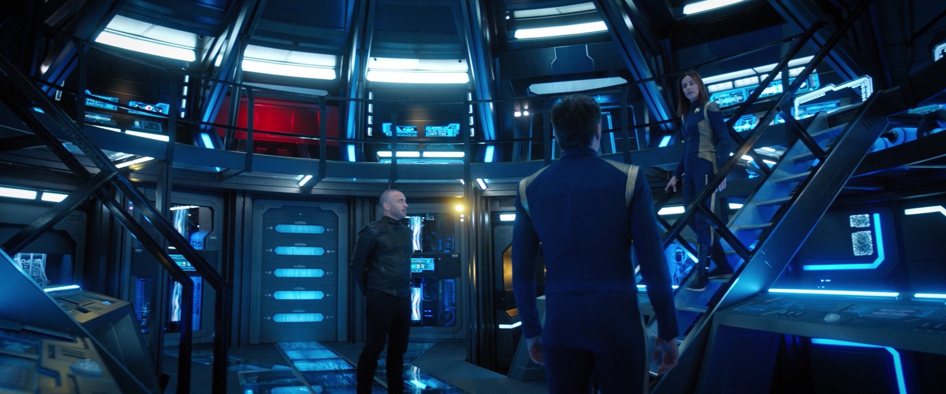 extant_StarTrekDiscovery_2x05-SaintsOfImperfection_05370.jpg