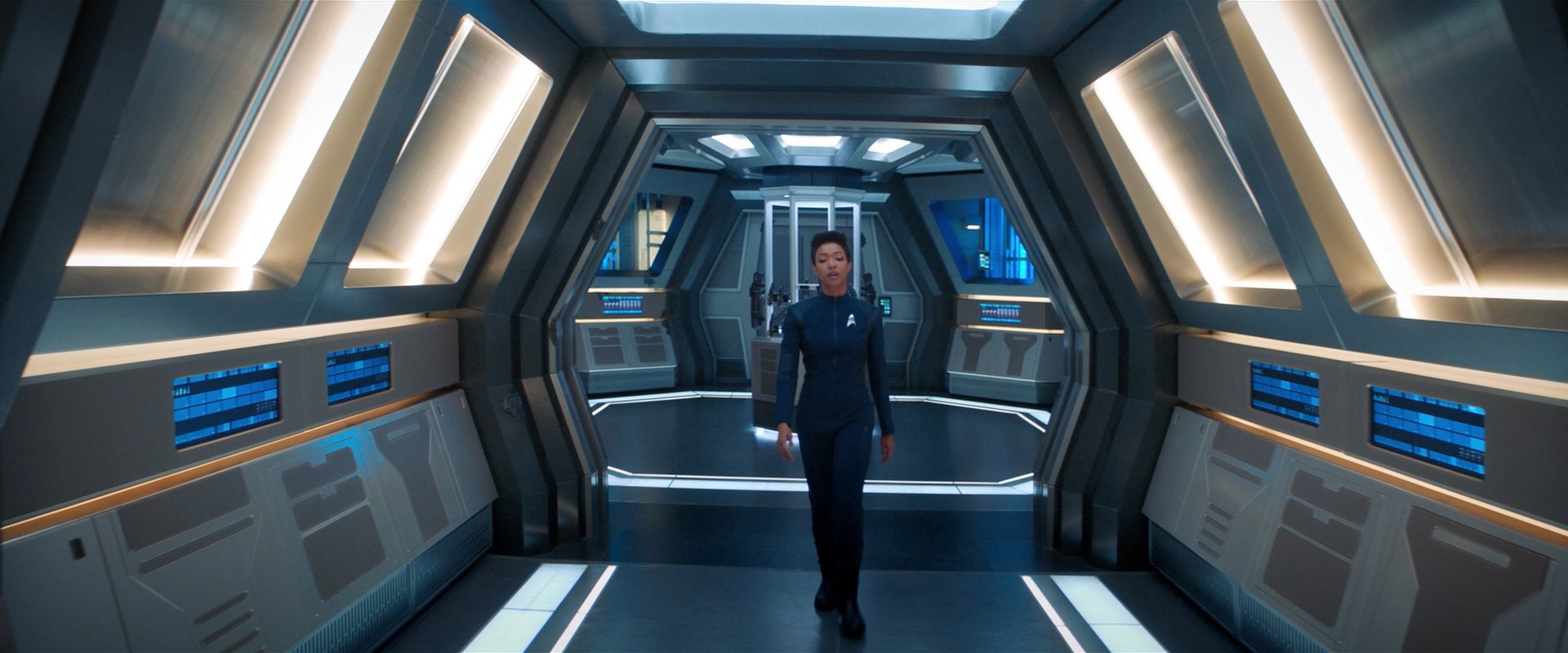 extant_StarTrekDiscovery_2x05-SaintsOfImperfection_05667.jpg