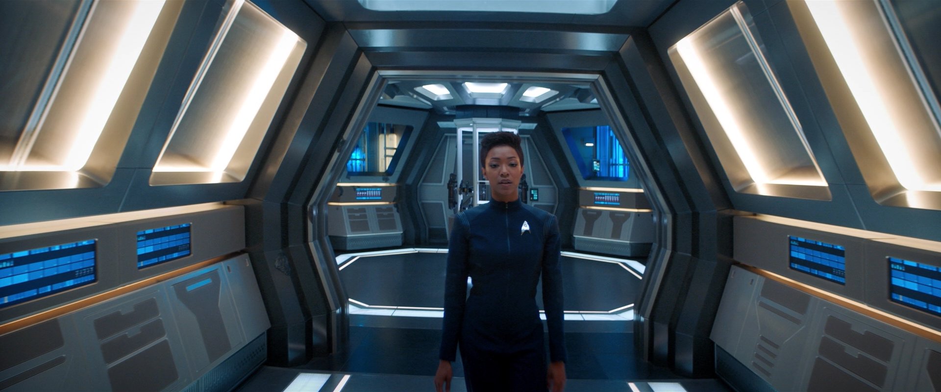 extant_StarTrekDiscovery_2x05-SaintsOfImperfection_05669.jpg