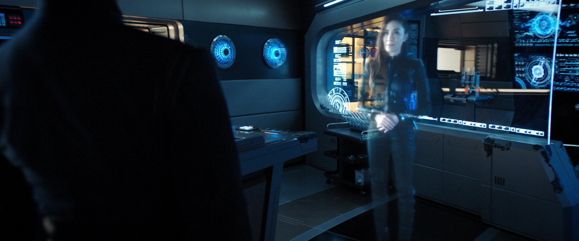 extant_StarTrekDiscovery_2x05-SaintsOfImperfection_05695.jpg