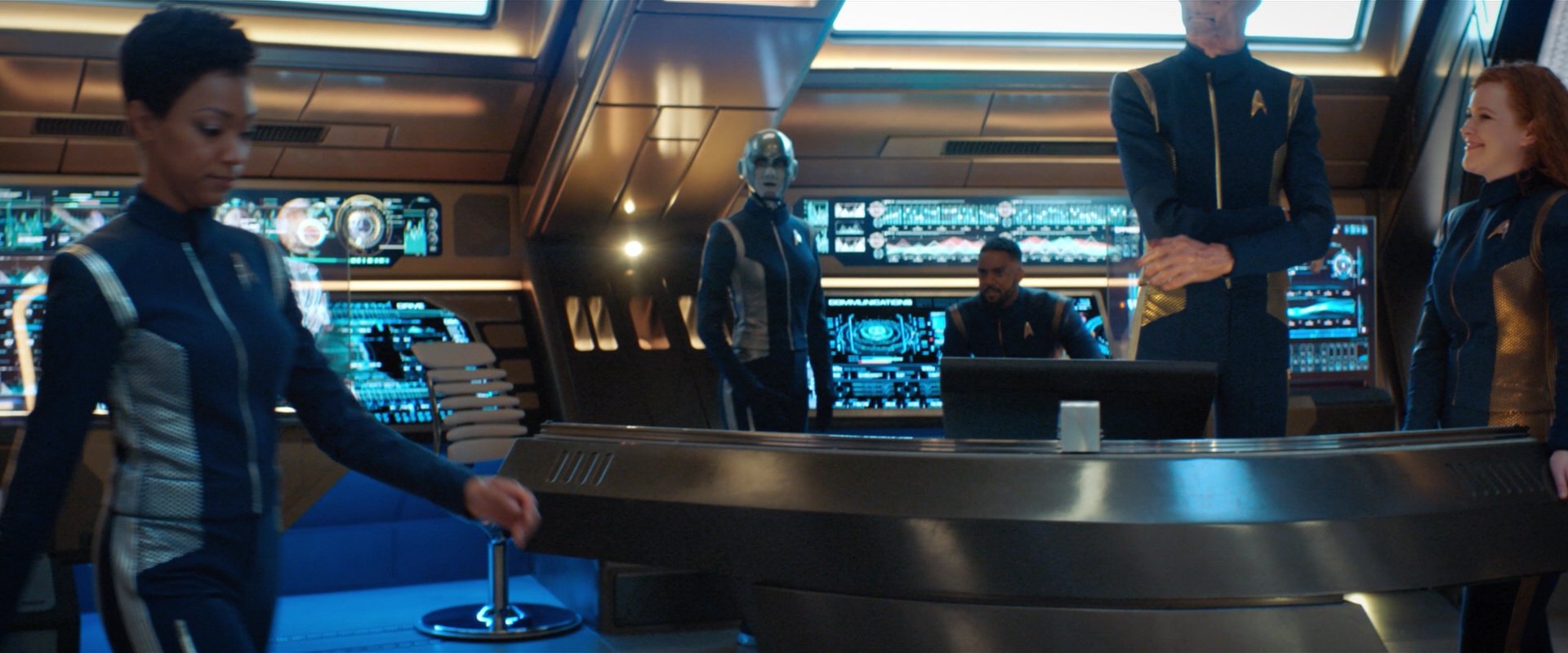 extant_StarTrekDiscovery_2x05-SaintsOfImperfection_06026.jpg
