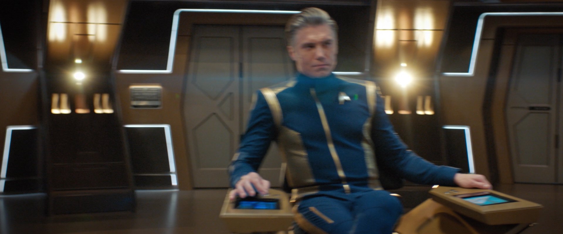 extant_StarTrekDiscovery_2x05-SaintsOfImperfection_06035.jpg