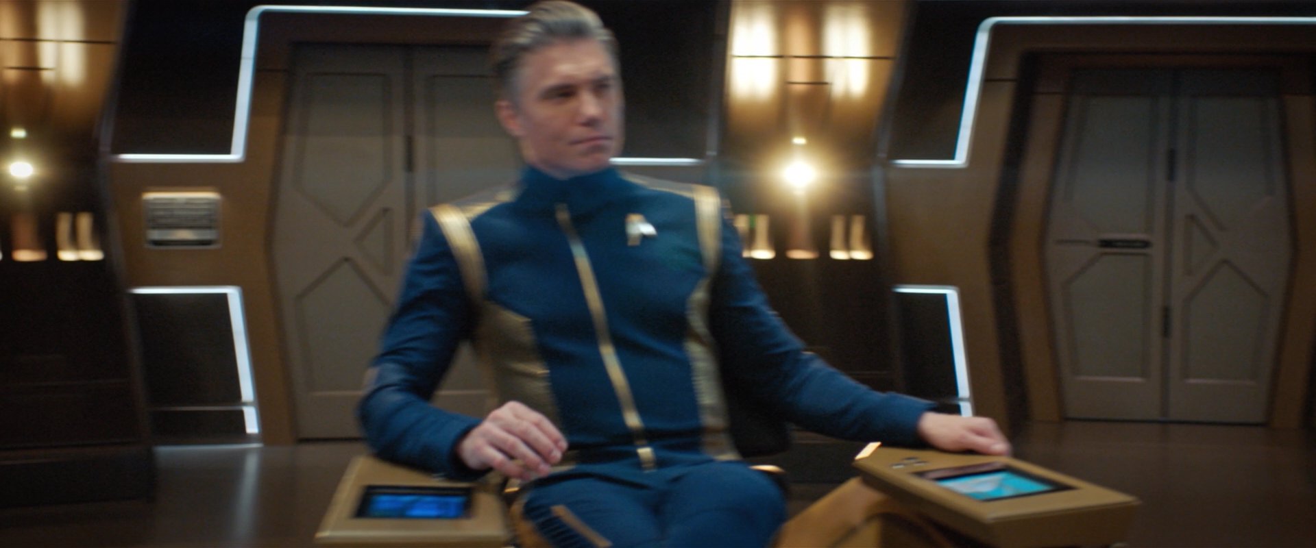 extant_StarTrekDiscovery_2x05-SaintsOfImperfection_06036.jpg