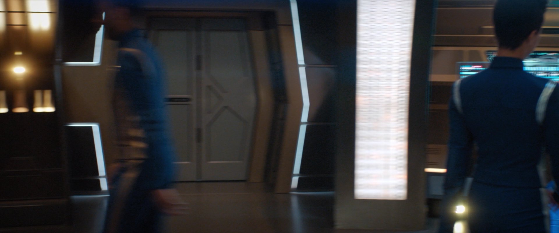 extant_StarTrekDiscovery_2x05-SaintsOfImperfection_06040.jpg