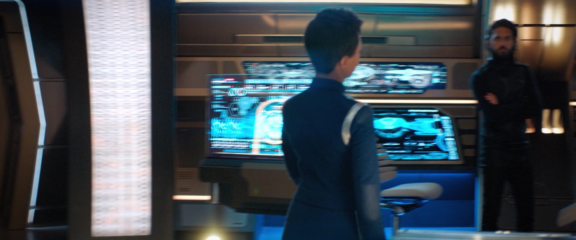 extant_StarTrekDiscovery_2x05-SaintsOfImperfection_06043.jpg