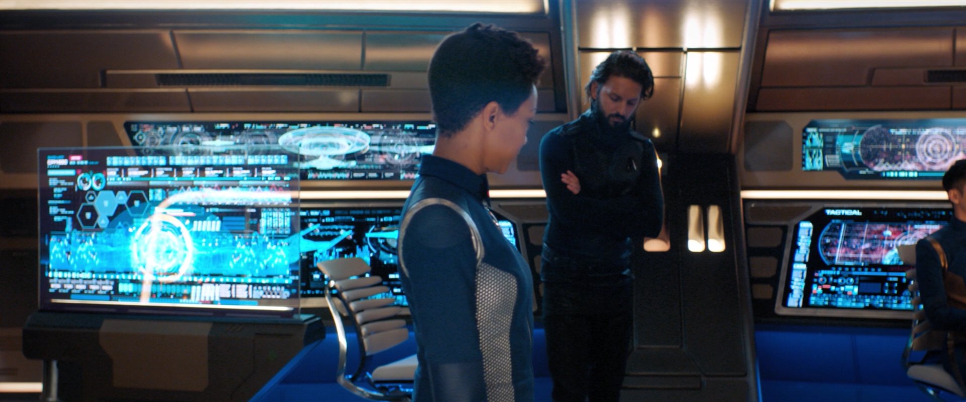 extant_StarTrekDiscovery_2x05-SaintsOfImperfection_06048.jpg