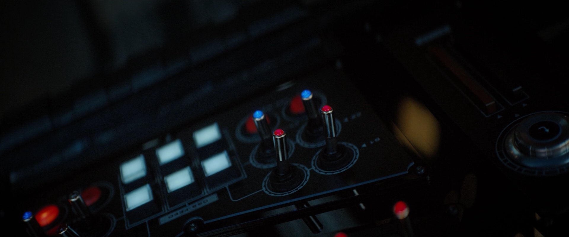 extant_StarTrekDiscovery_2x07-LightAndShadows_02096.jpg