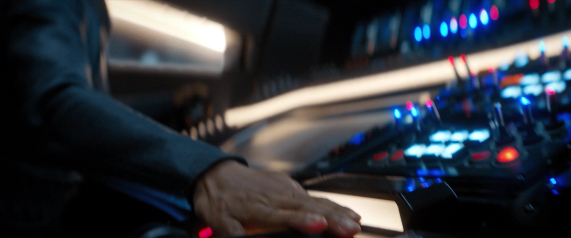 extant_StarTrekDiscovery_2x07-LightAndShadows_04041.jpg