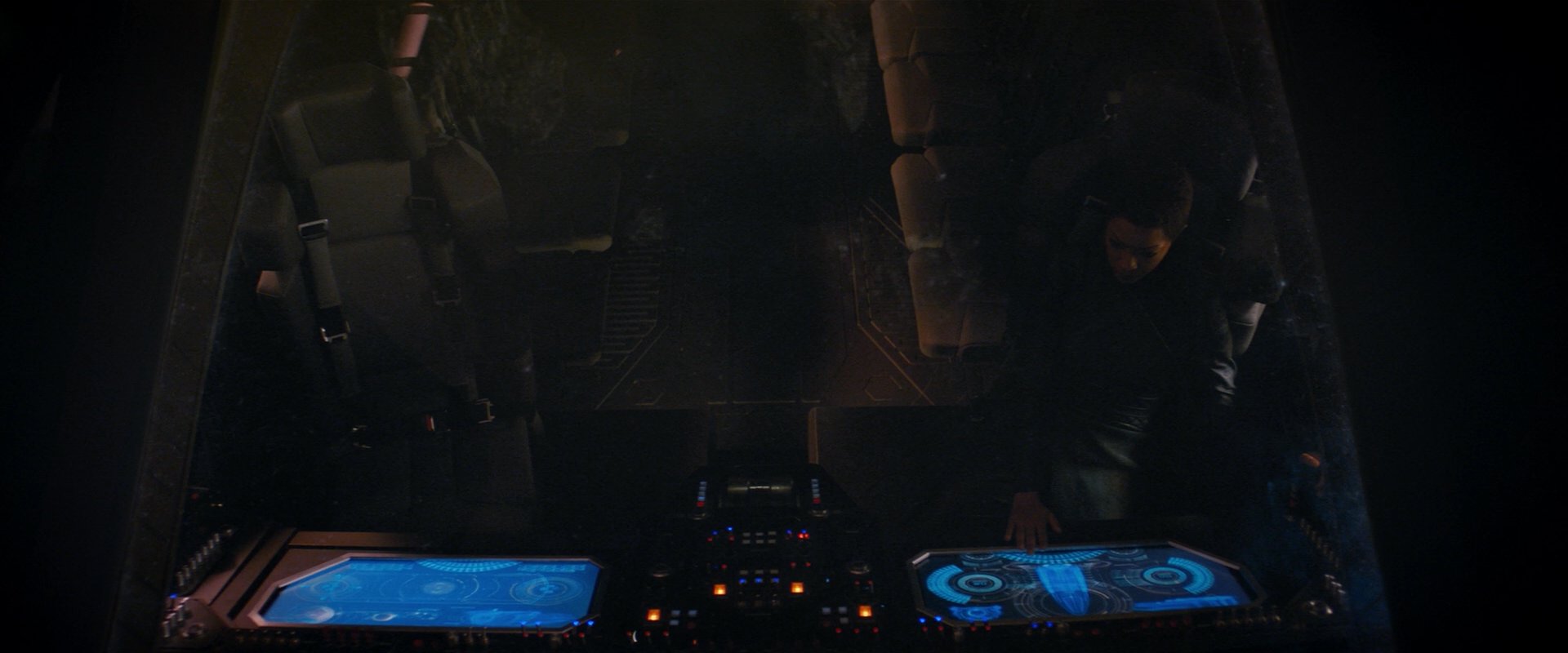 extant_StarTrekDiscovery_2x07-LightAndShadows_04422.jpg