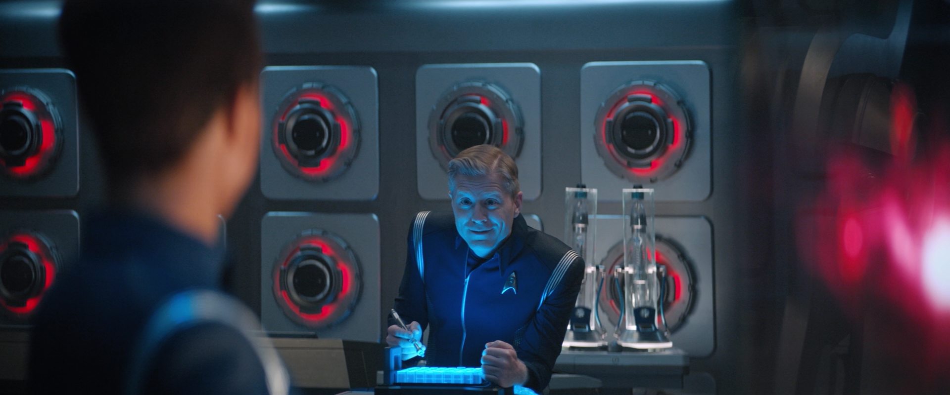 extant_StarTrekDiscovery_2x09-ProjectDaedalus_01585.jpg