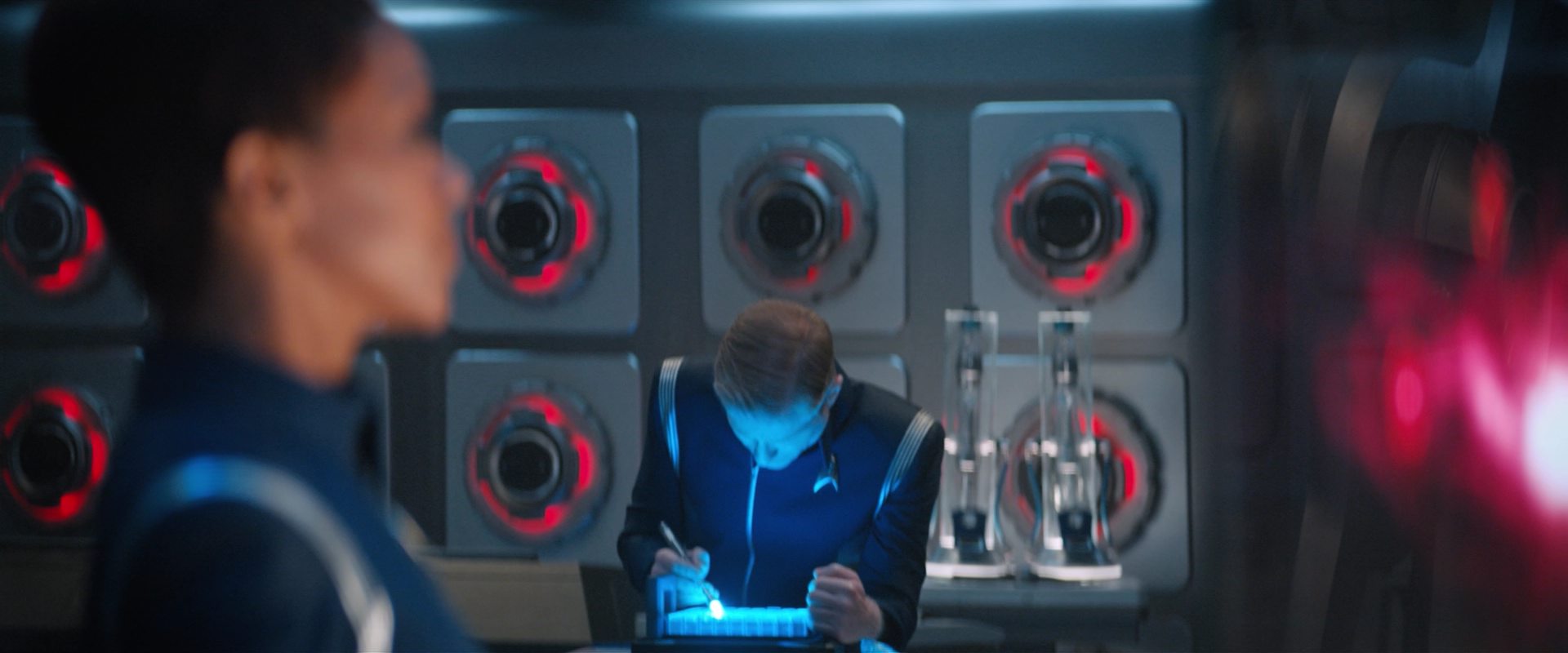 extant_StarTrekDiscovery_2x09-ProjectDaedalus_01589.jpg