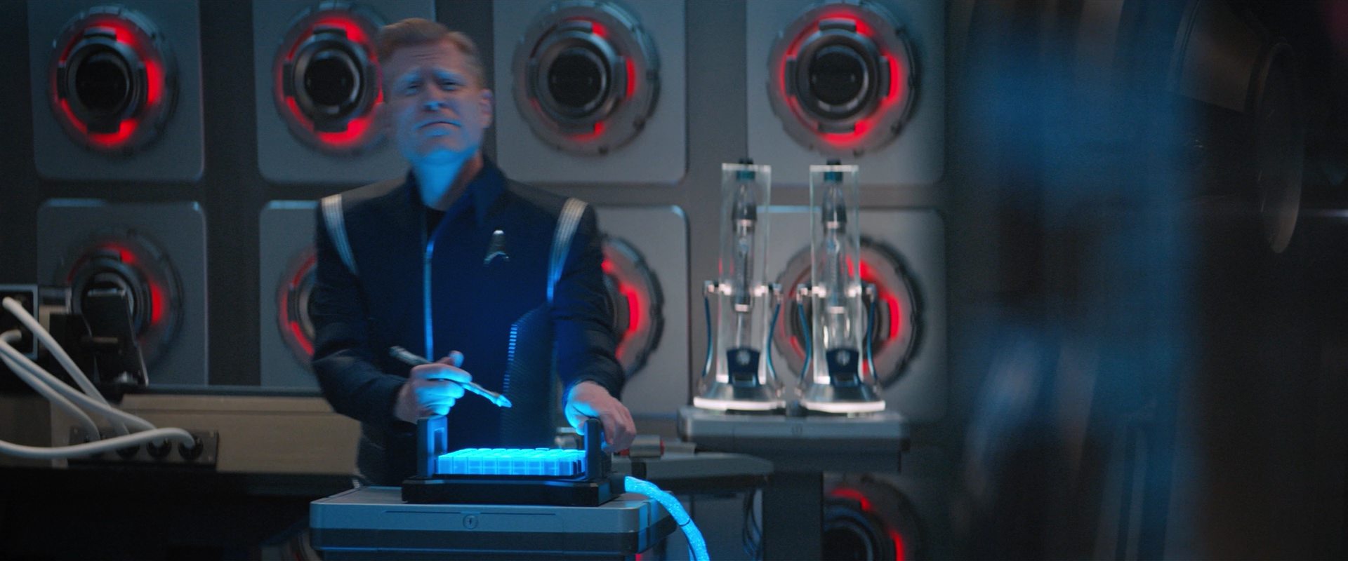 extant_StarTrekDiscovery_2x09-ProjectDaedalus_01734.jpg