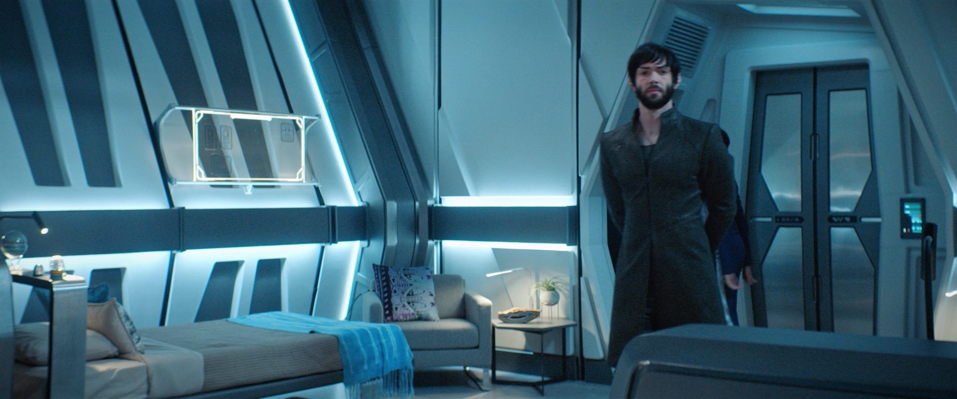 extant_StarTrekDiscovery_2x09-ProjectDaedalus_02075.jpg