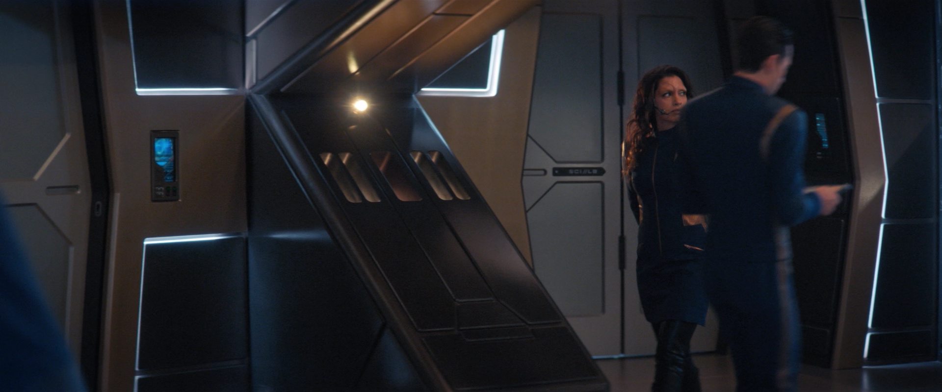 extant_StarTrekDiscovery_2x09-ProjectDaedalus_02351.jpg
