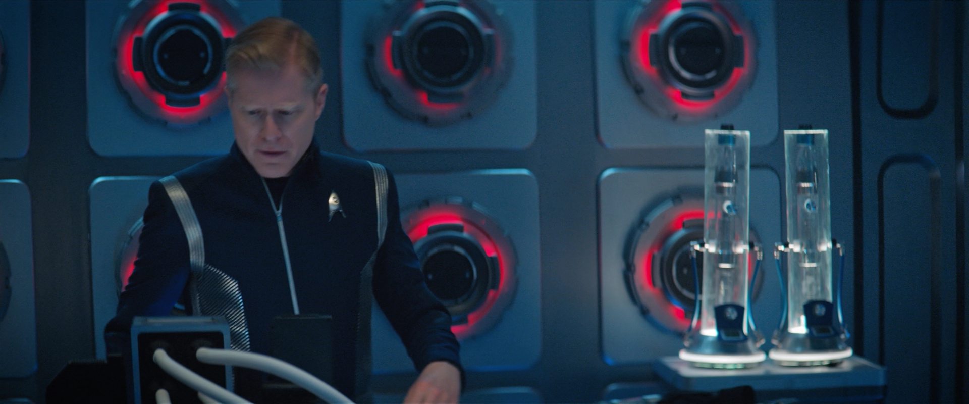 extant_StarTrekDiscovery_2x09-ProjectDaedalus_04280.jpg