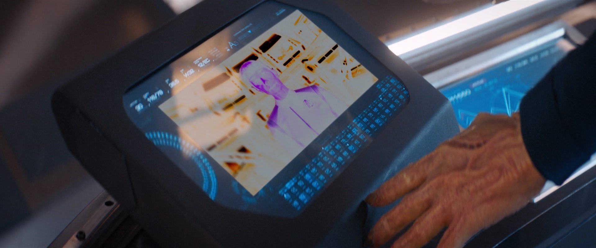 extant_StarTrekDiscovery_2x09-ProjectDaedalus_04950.jpg