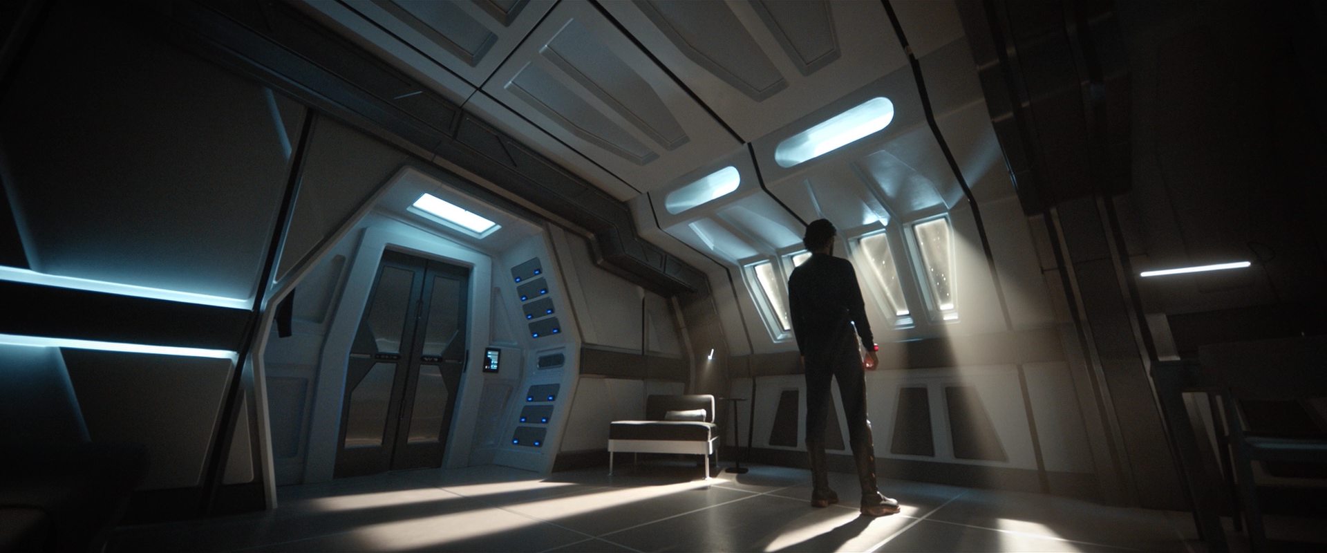 extant_StarTrekDiscovery_2x10-TheRedAngel_00204.jpg