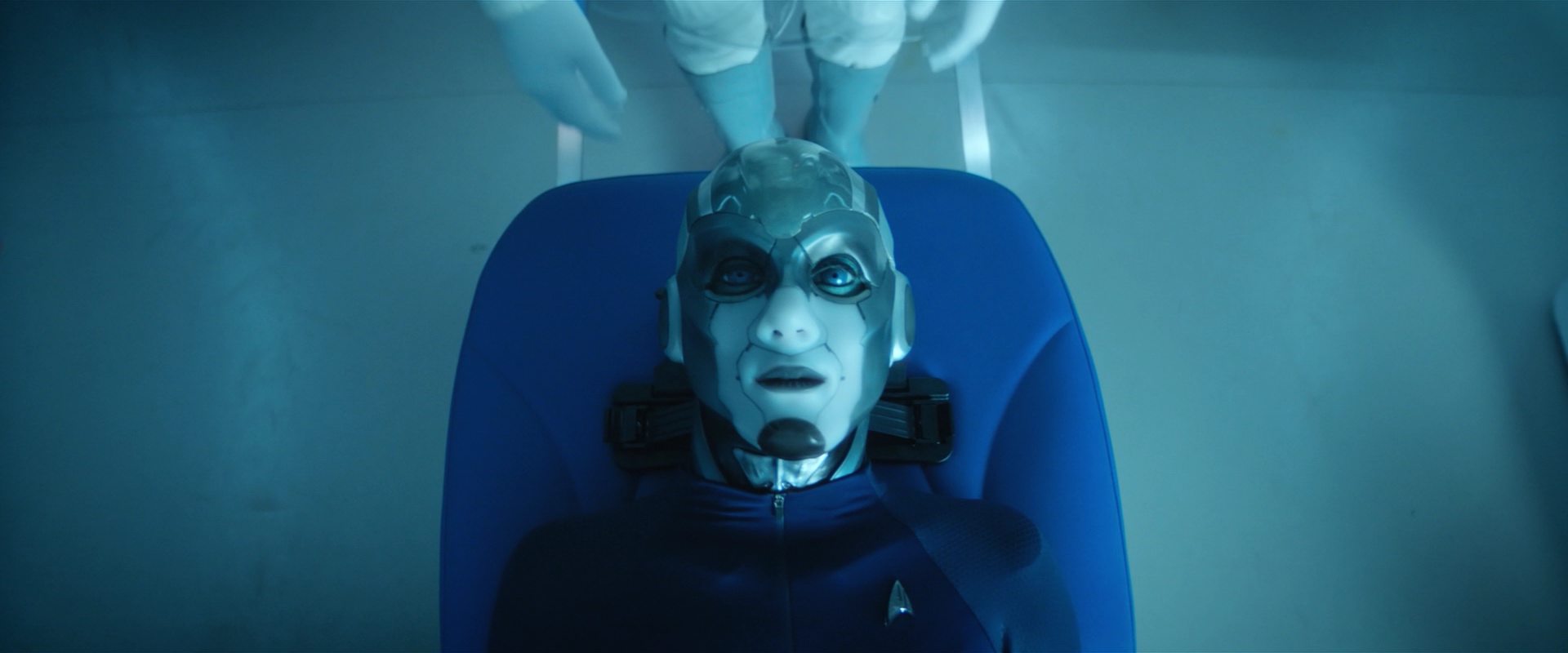 extant_StarTrekDiscovery_2x10-TheRedAngel_00228.jpg