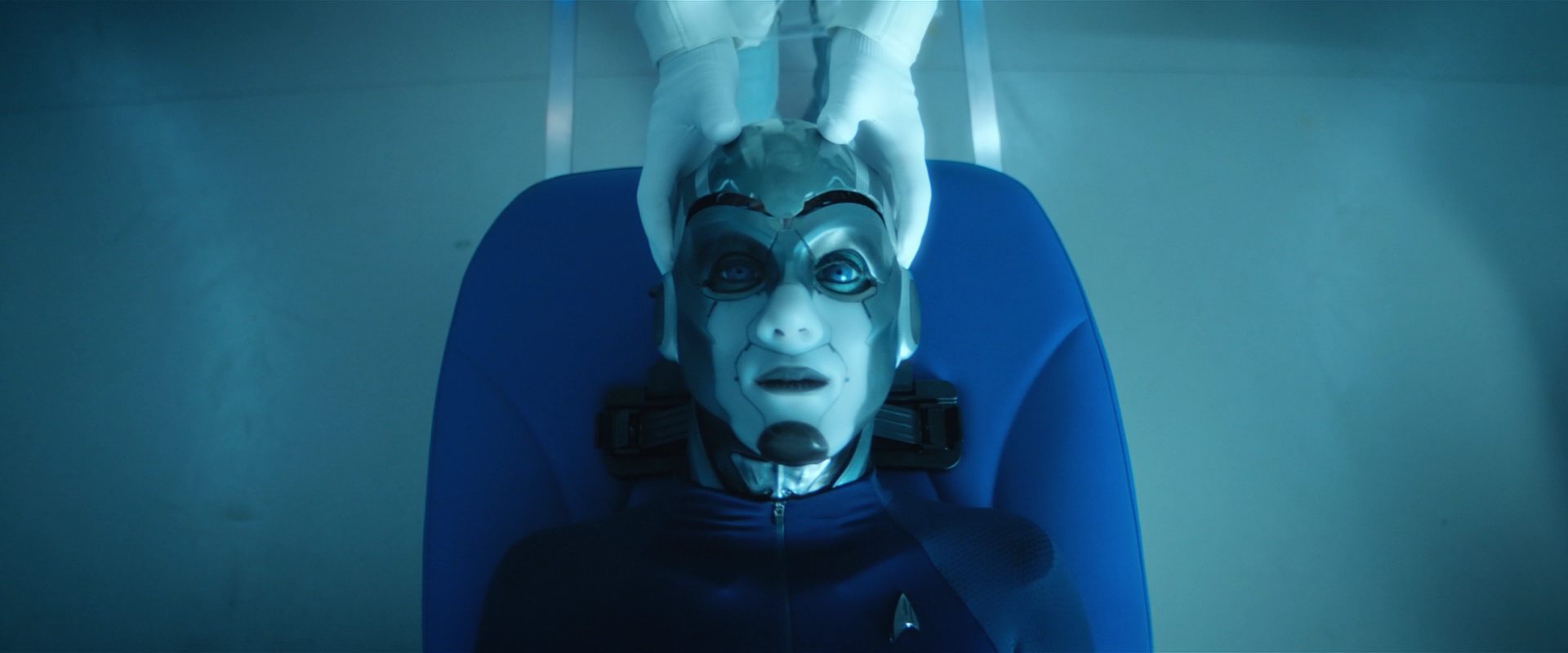 extant_StarTrekDiscovery_2x10-TheRedAngel_00235.jpg