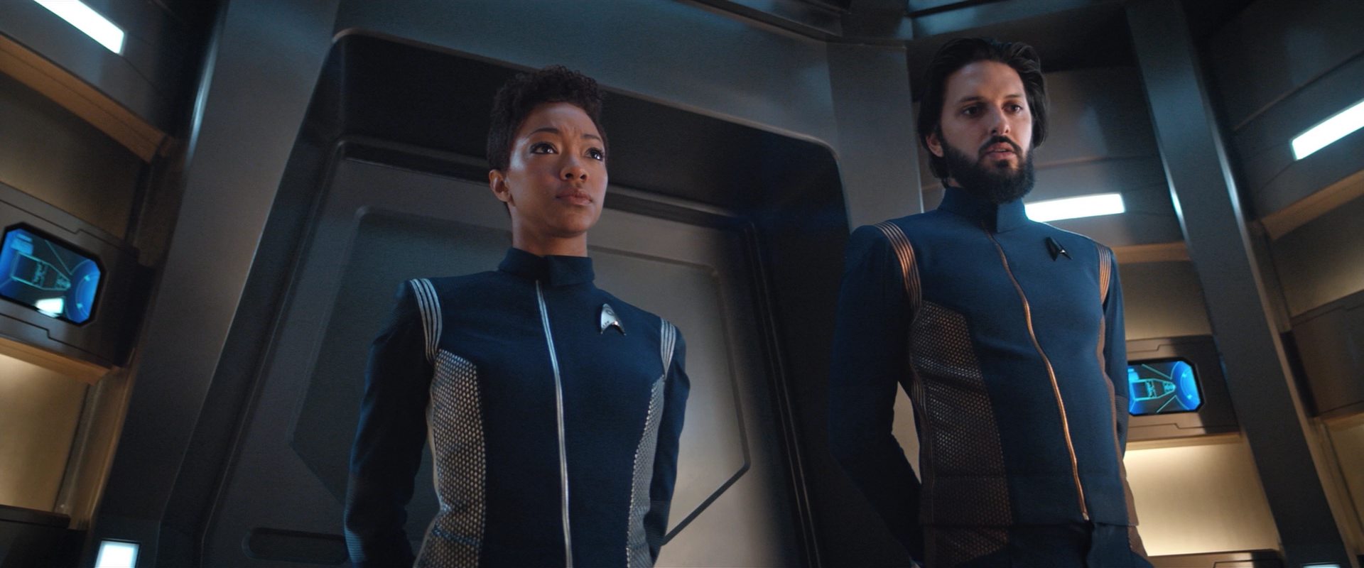 extant_StarTrekDiscovery_2x10-TheRedAngel_00642.jpg