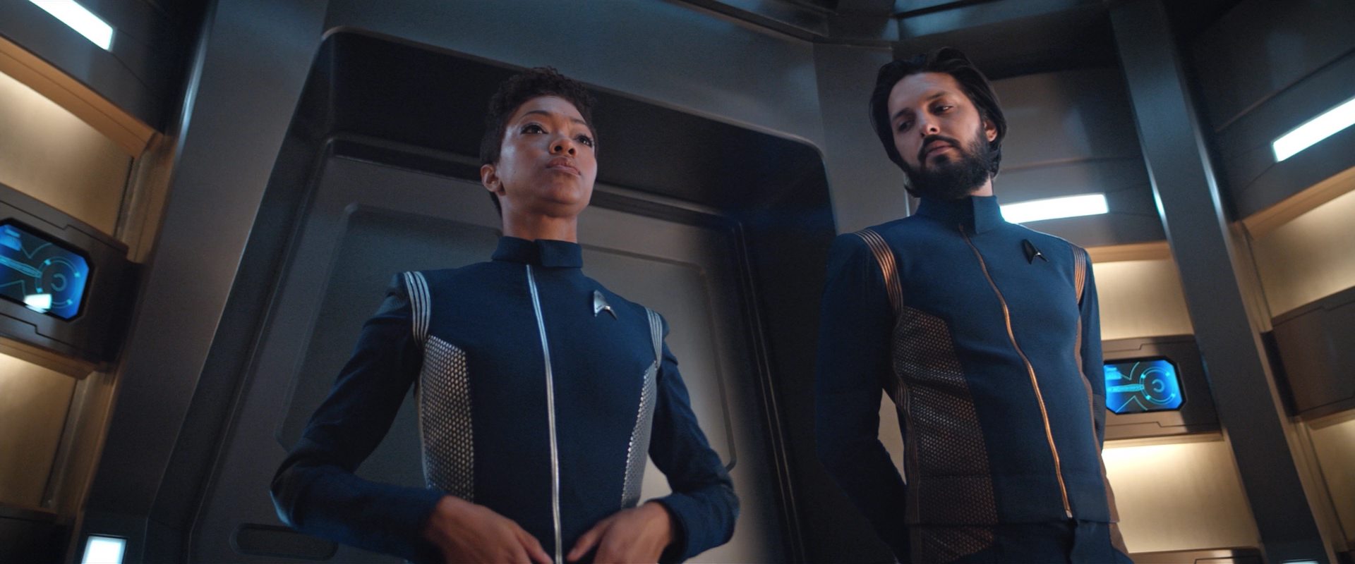 extant_StarTrekDiscovery_2x10-TheRedAngel_00695.jpg