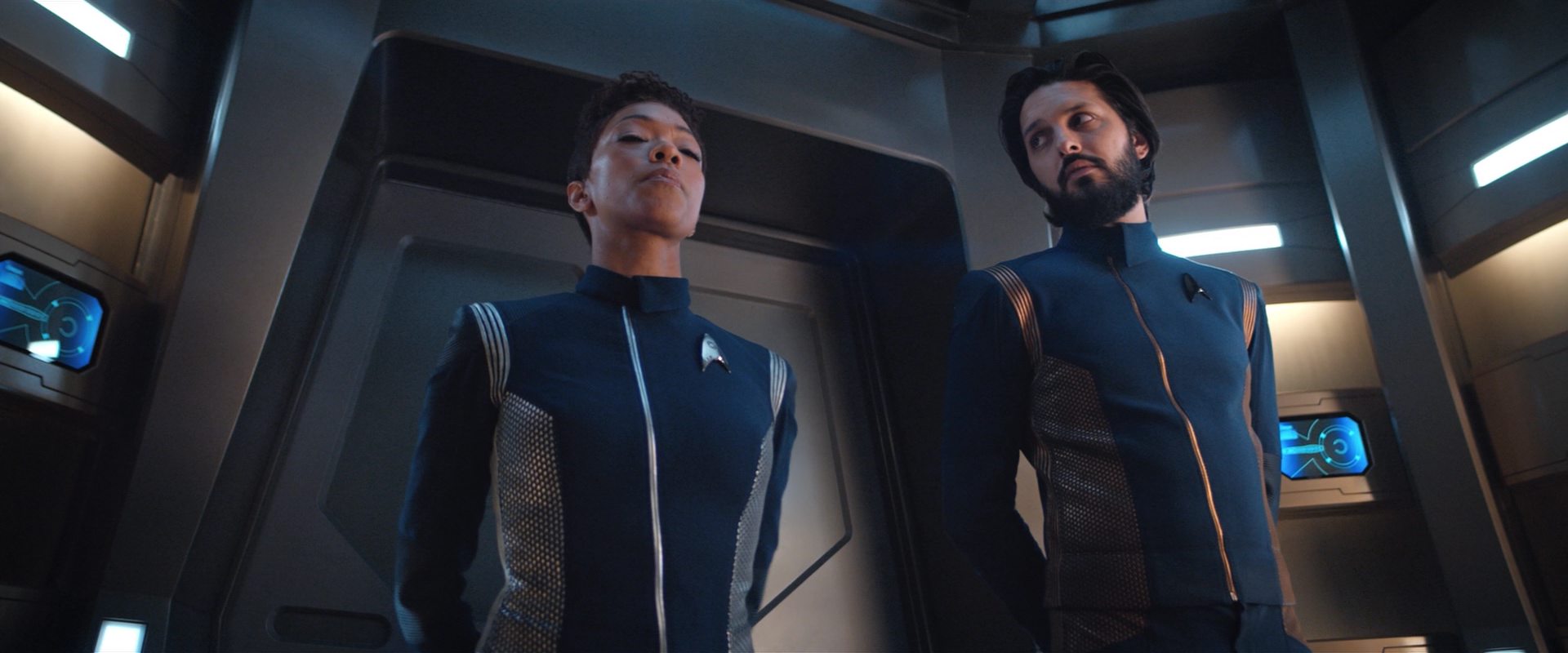 extant_StarTrekDiscovery_2x10-TheRedAngel_00697.jpg